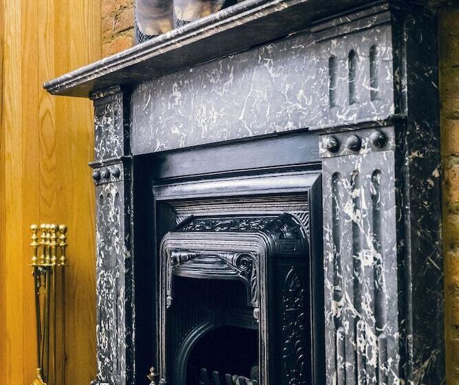 בית מלון כפרי Wilton Manor Solar Energy