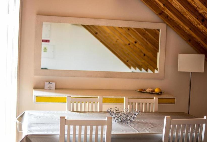 פנסיון Pedregal Apartments