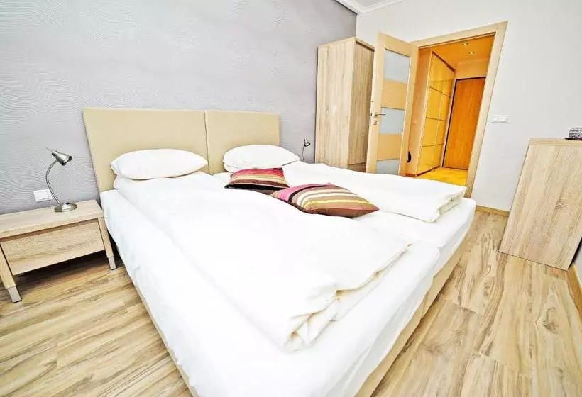 Dom & House - Apartments Sopocka Rezydencja