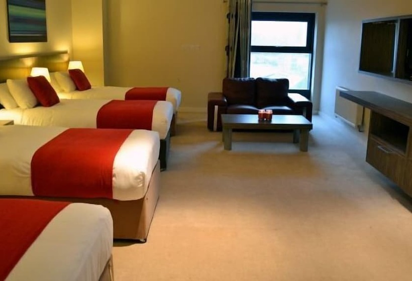 فندق Carrick Plaza Suites & Apartments