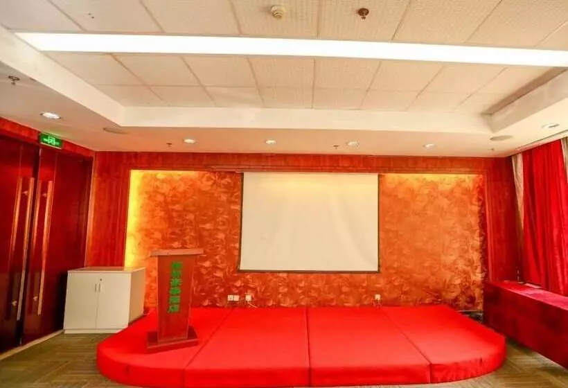 Hotelli Greentree Inn Shandong Qingdao Wuyishan Road Jiashike Shopping Center Business