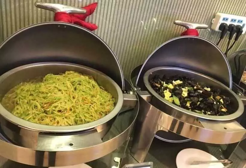 Hotelli Greentree Inn Shandong Qingdao Wuyishan Road Jiashike Shopping Center Business