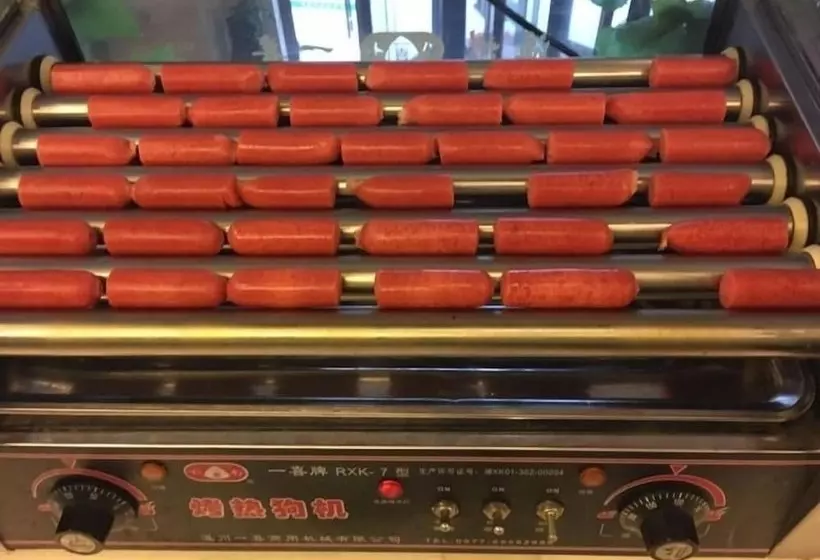 Hotelli Greentree Inn Shandong Qingdao Wuyishan Road Jiashike Shopping Center Business