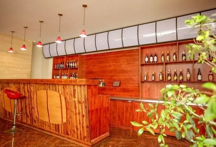 Hotelli Greentree Inn Shandong Qingdao Wuyishan Road Jiashike Shopping Center Business