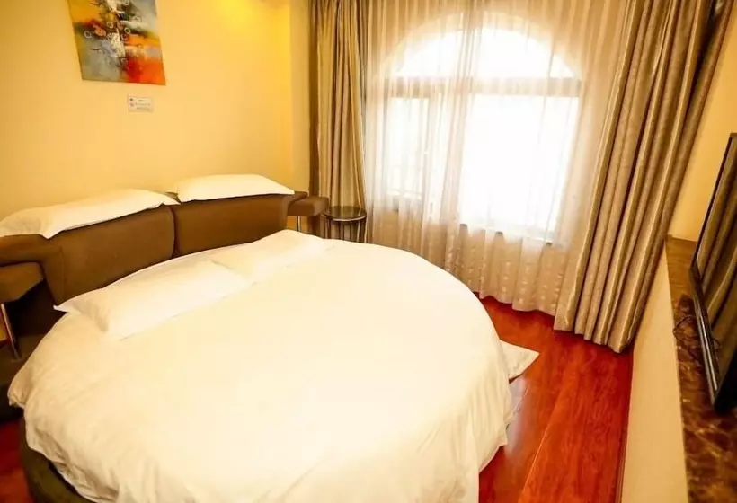 Hotelli Greentree Inn Shandong Qingdao Wuyishan Road Jiashike Shopping Center Business