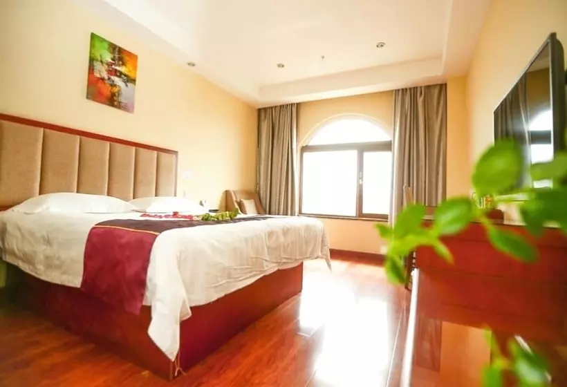 Hotelli Greentree Inn Shandong Qingdao Wuyishan Road Jiashike Shopping Center Business
