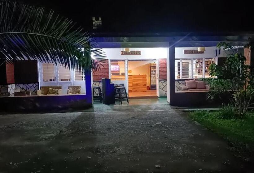 هتل Colibri Taverne & Guest House