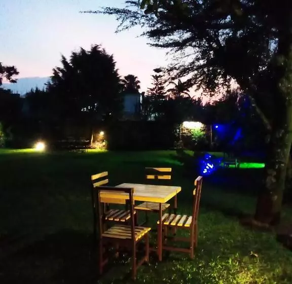 هتل Colibri Taverne & Guest House