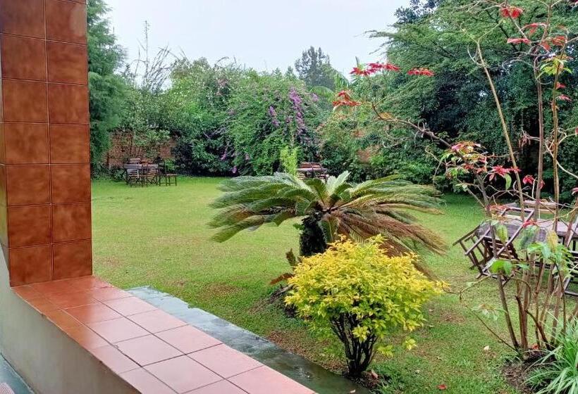 هتل Colibri Taverne & Guest House