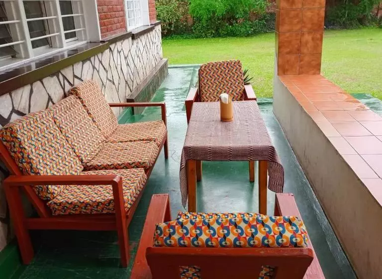 هتل Colibri Taverne & Guest House