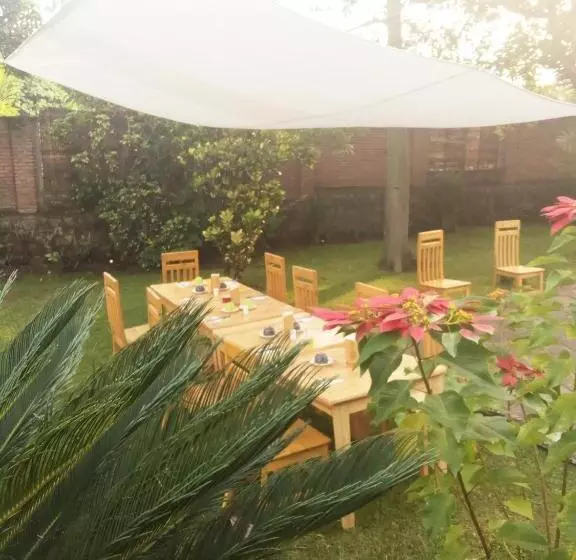 هتل Colibri Taverne & Guest House