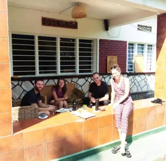 هتل Colibri Taverne & Guest House