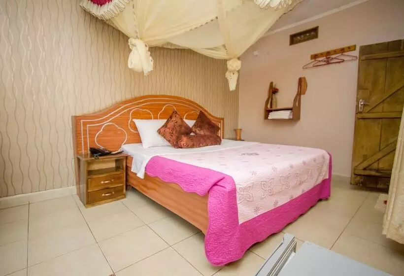 هتل Mukono Resort