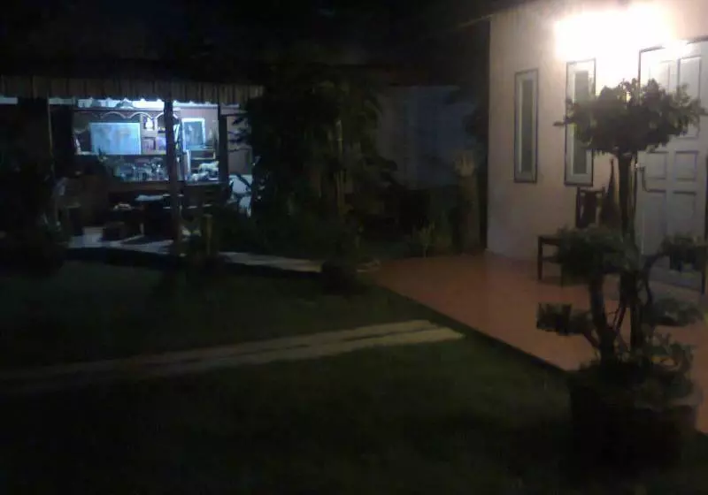 ホテル Natcha Guest House