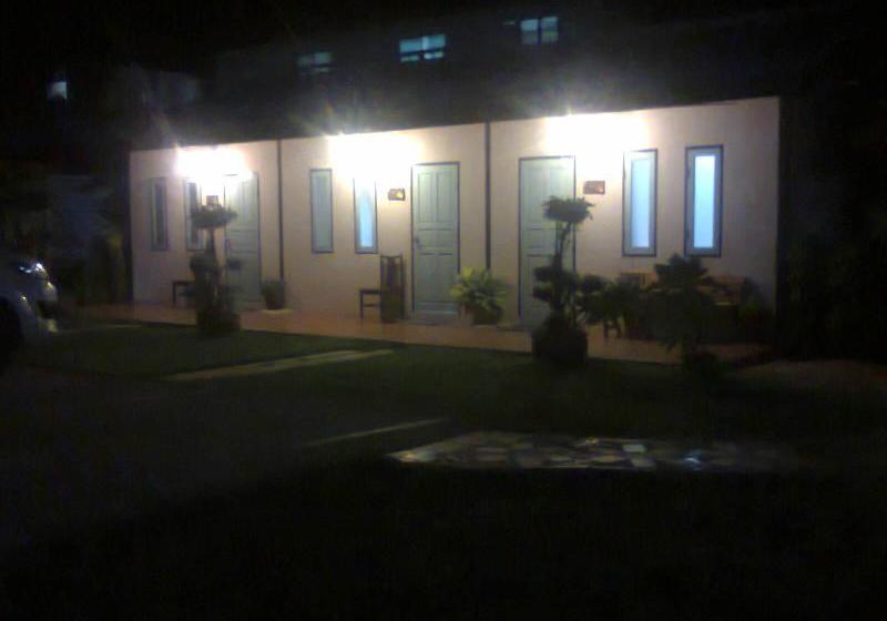 호텔 Natcha Guest House