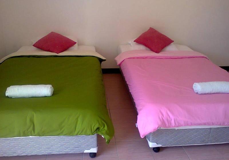 호텔 Natcha Guest House