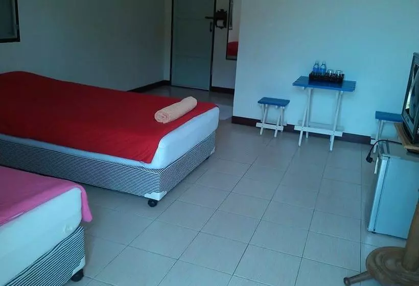 ホテル Natcha Guest House