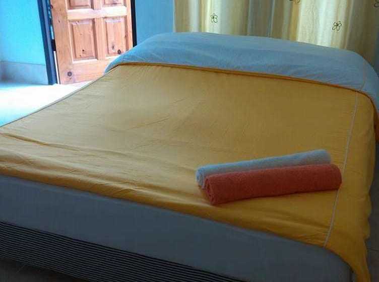 호텔 Natcha Guest House