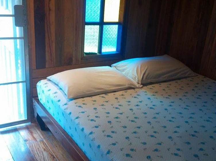 호텔 Natcha Guest House