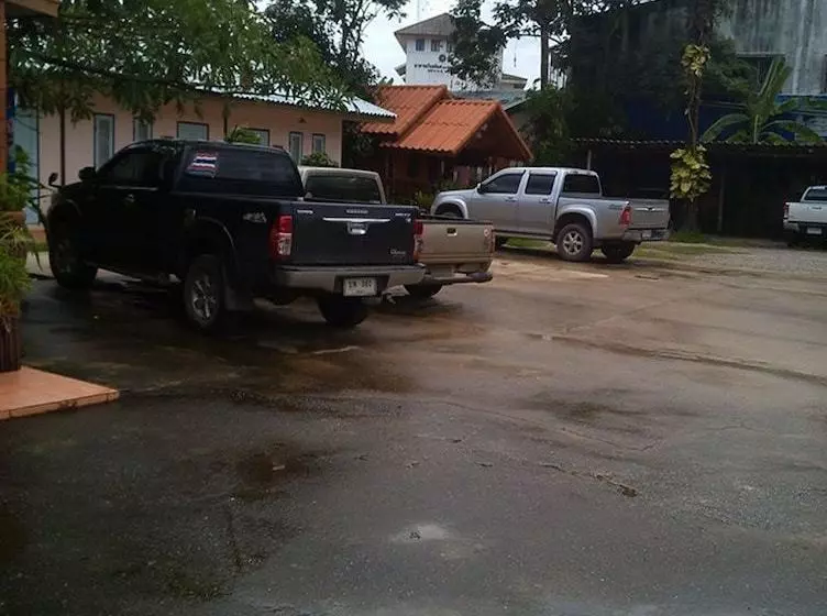 ホテル Natcha Guest House