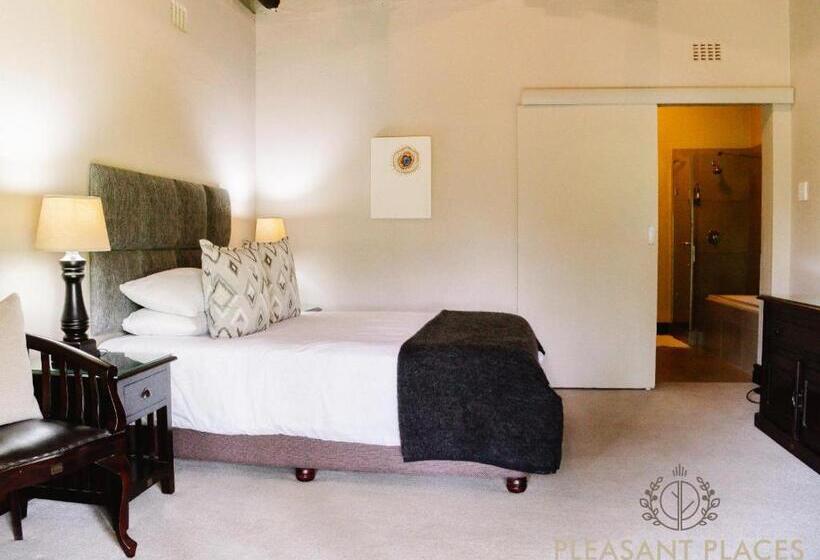 ホテル Pleasant Places By Sanaandi