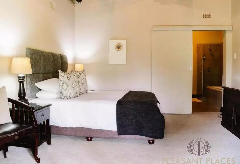 ホテル Pleasant Places By Sanaandi