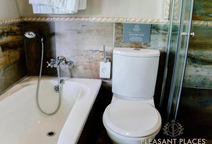 ホテル Pleasant Places By Sanaandi