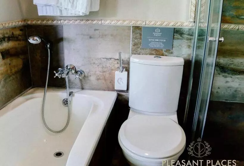 ホテル Pleasant Places By Sanaandi