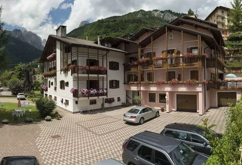 ホテル Residence Betulla Molveno