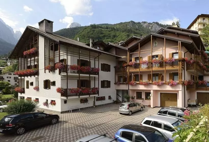 ホテル Residence Betulla Molveno