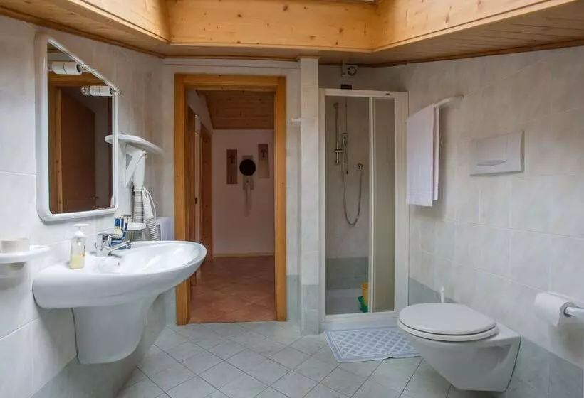 ホテル Residence Betulla Molveno