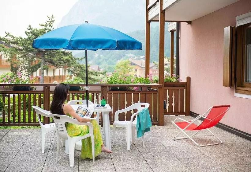ホテル Residence Betulla Molveno
