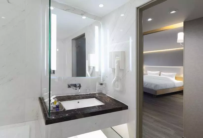 ホテル Saz City Life Boutique