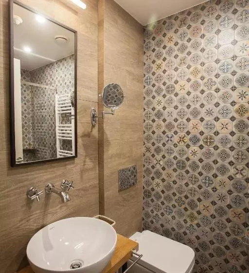 هتل Solun S Riverside Rooms