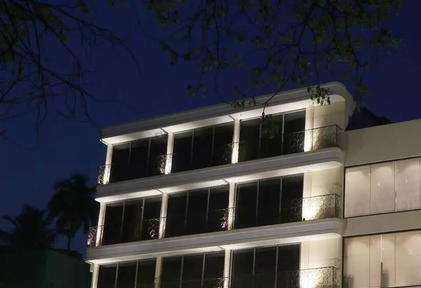 Hotelli The Flora Grand