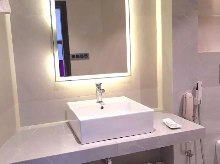 Hotelli The Flora Grand