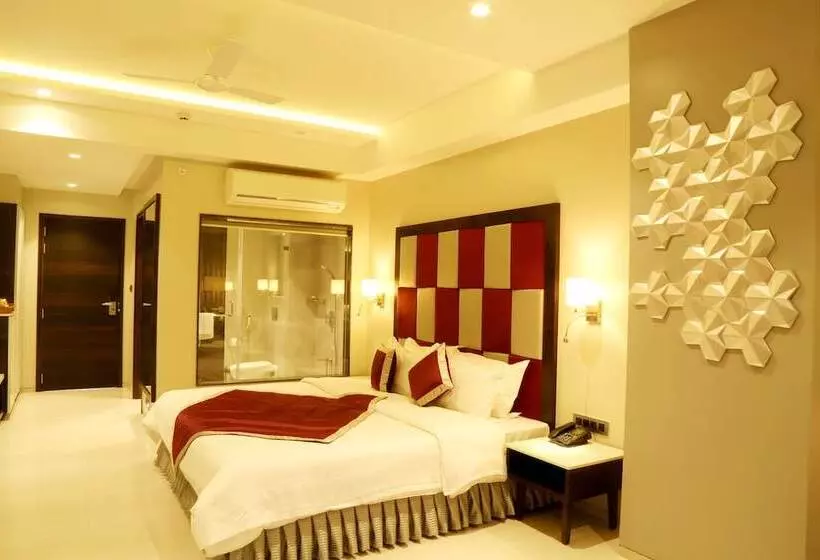 Hotelli The Flora Grand