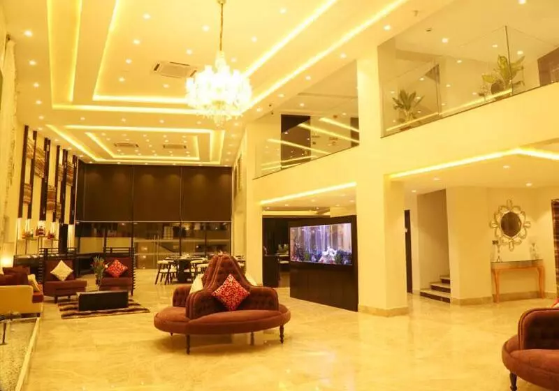 Hotelli The Flora Grand