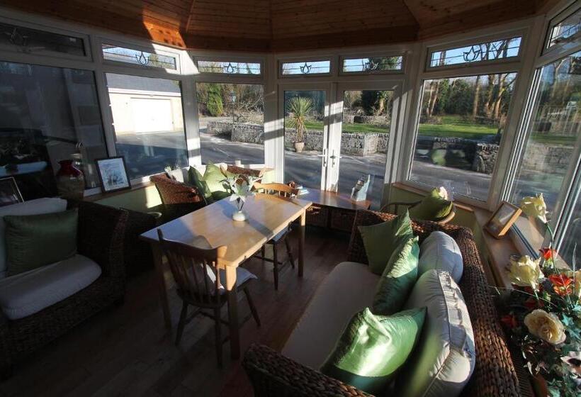 مبيت وإفطار Woodlands Guest Accomadation