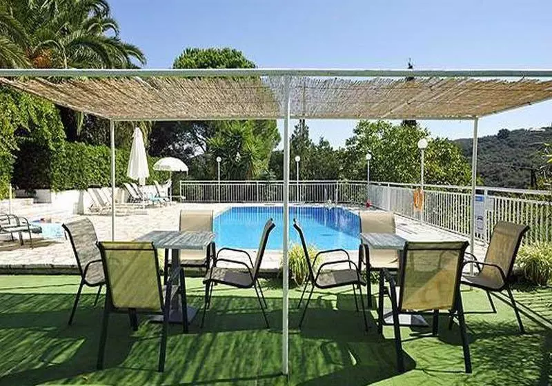 Hotelli Cochelli Villas