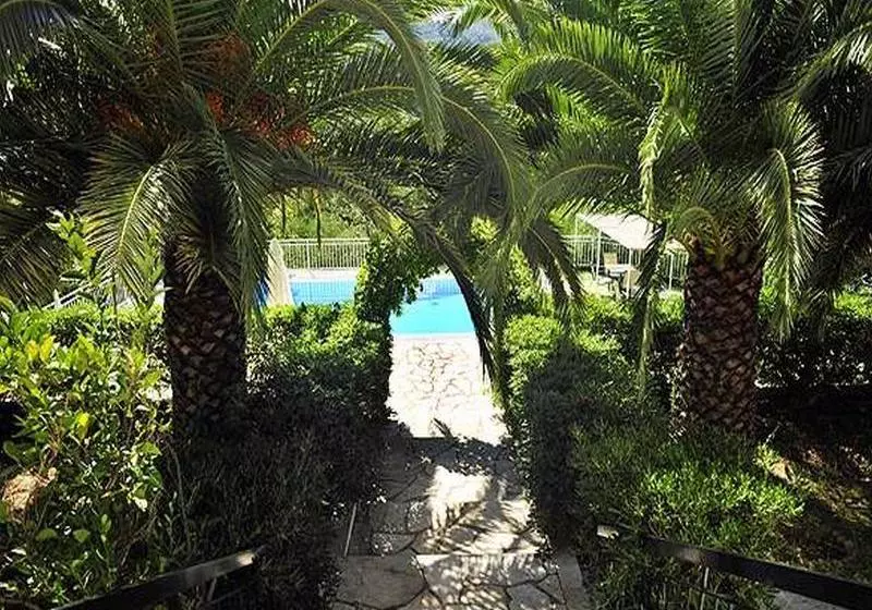 Hotelli Cochelli Villas