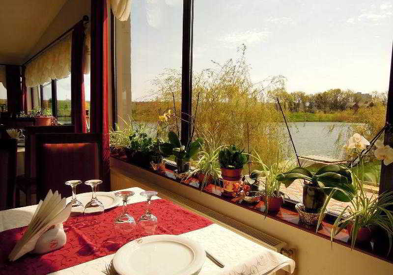 Hotel Lacul Racilor