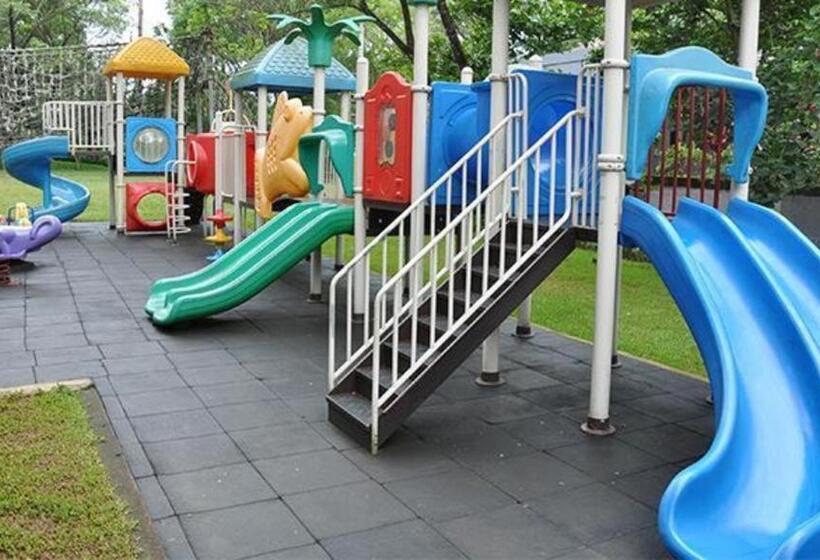 בית מלון כפרי Villa Bukit Pinus