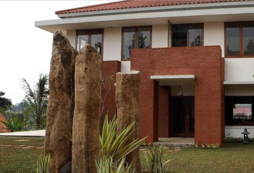 בית מלון כפרי Villa Bukit Pinus