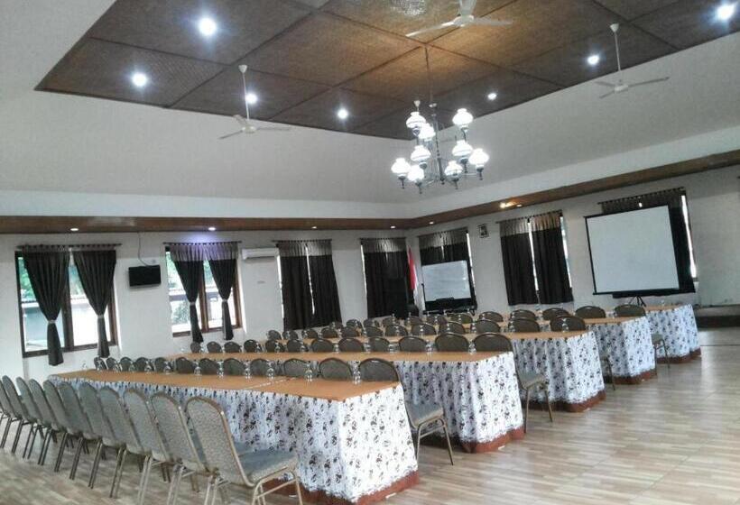 בית מלון כפרי Villa Bukit Pinus