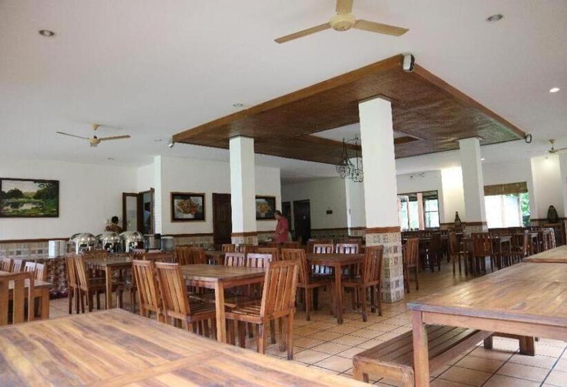 בית מלון כפרי Villa Bukit Pinus