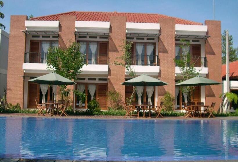 בית מלון כפרי Villa Bukit Pinus