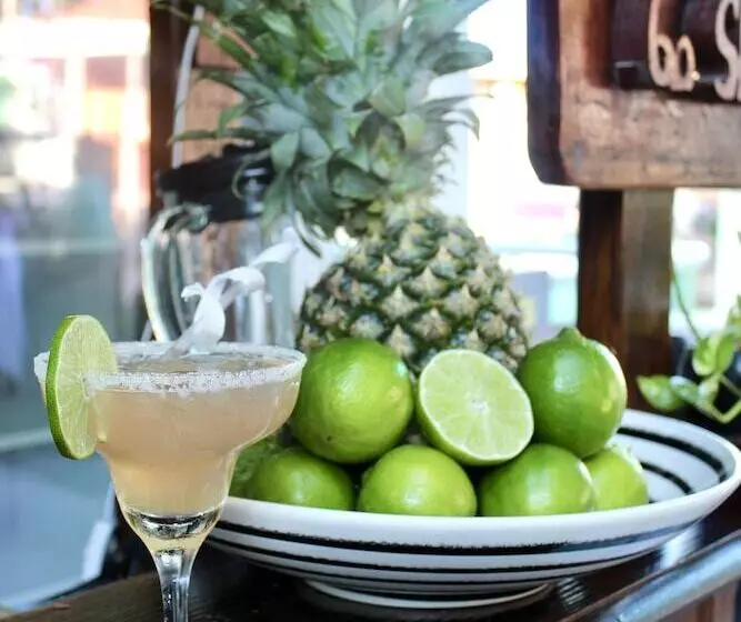 Hotelli Barefoot Caye Caulker