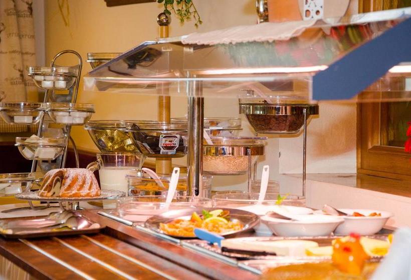 Hotelli Berggasthof Schwaighofwirt