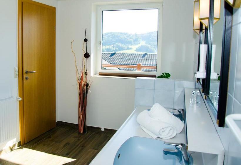 Hotelli Berggasthof Schwaighofwirt